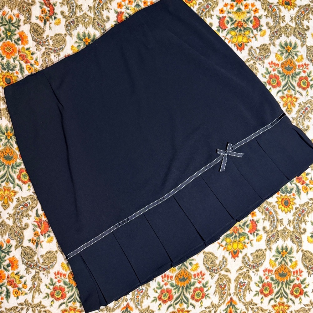 Y2K vintage Black Pleated Hem Mini Skirt with Bow Size 18W Made in USA